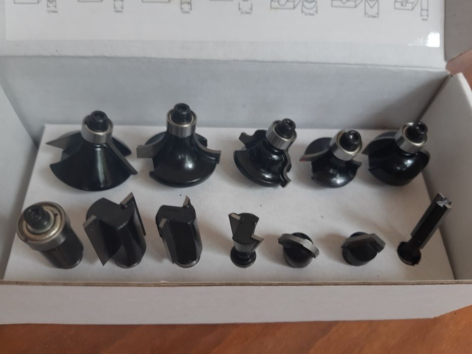 Set colecție de 12 freze lemn