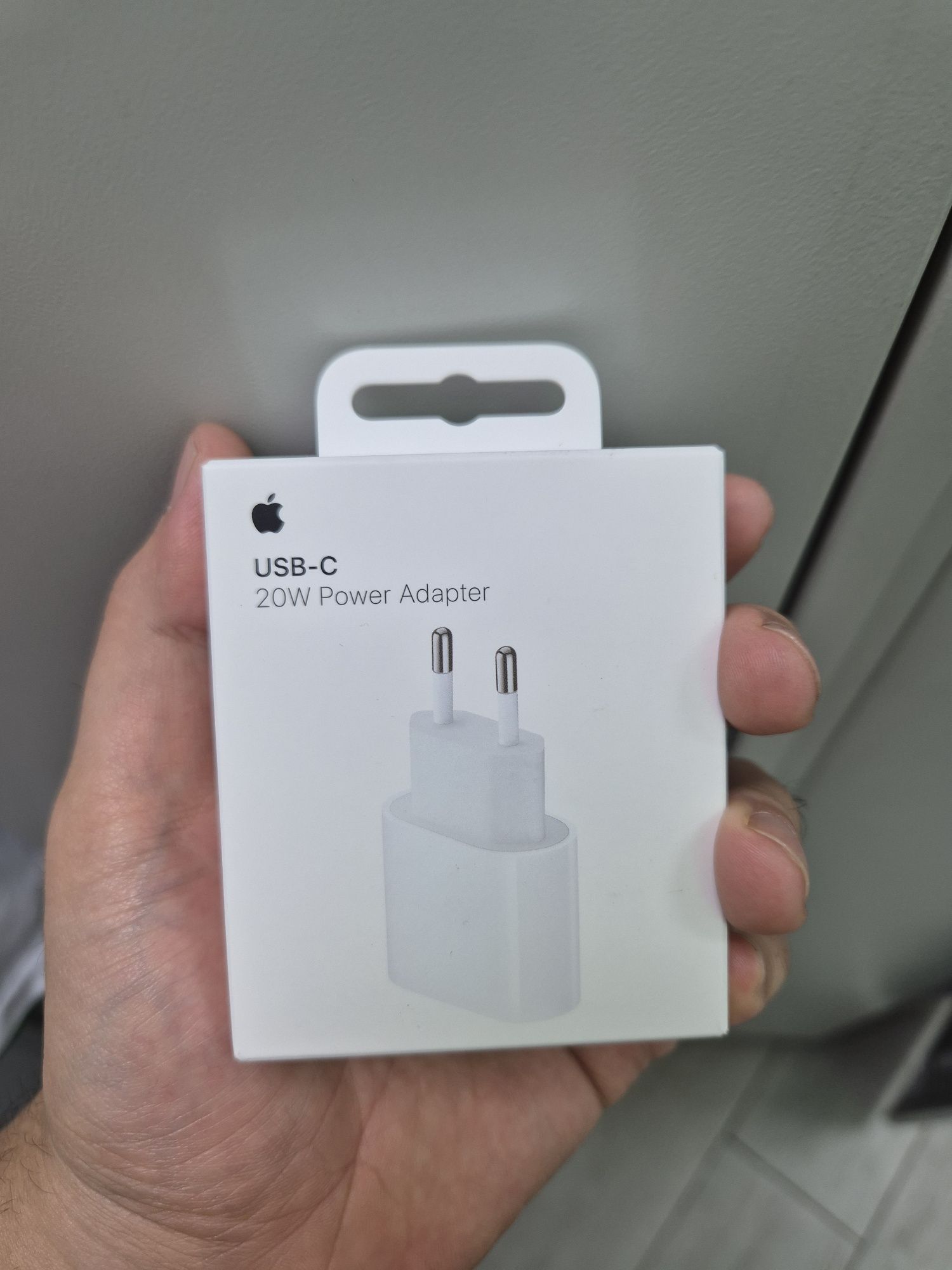 Адаптер Apple 20w