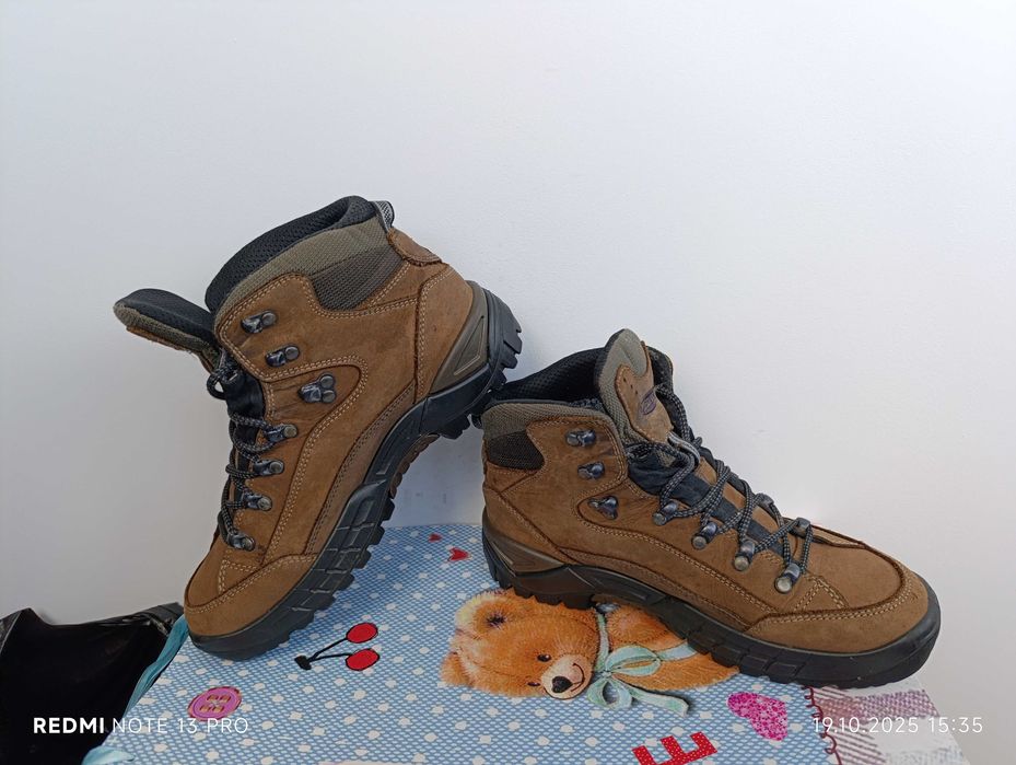 Lowa Renegade Mid GORE-TEX''оригинални туристически боти 39 номер