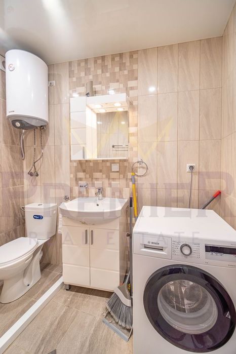 Продава се Двустаен апартамент в Варна, Център - 70 кв.м за 2642 €/кв.м - Снимка #8