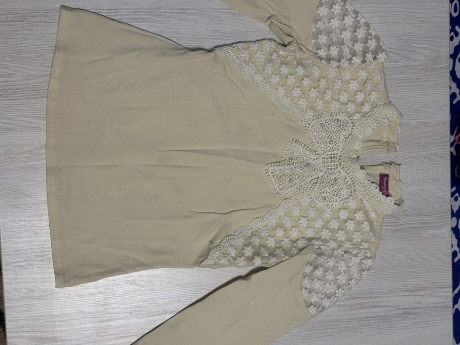 Верхняя и нижняя одежда для девочек