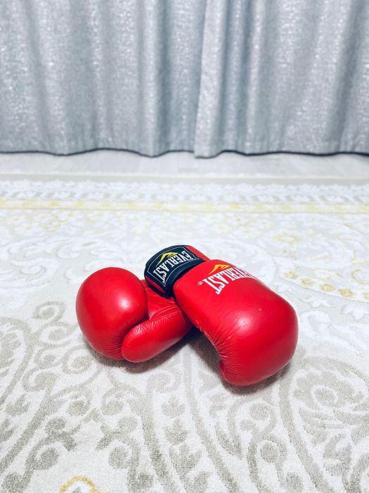 продам боксерские перчатки