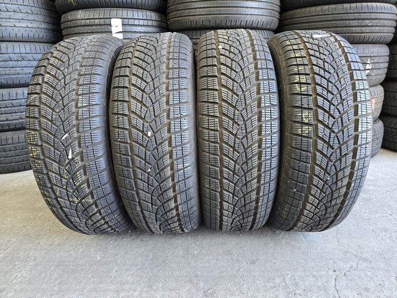 215/60/17 Goodyear 4piese