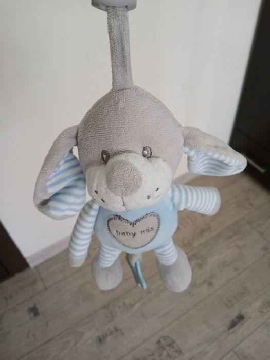 Музикална бебешка играчка