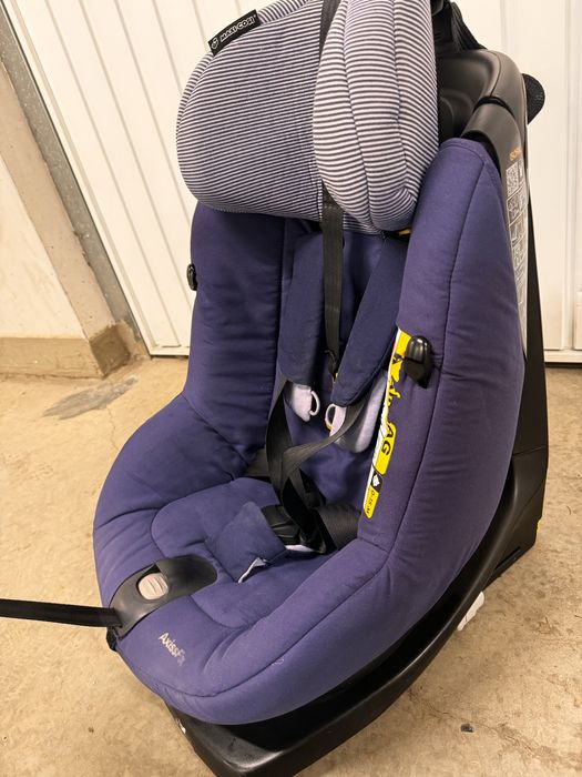 Столче за кома 9-18 кг Axiss fix с изофикс