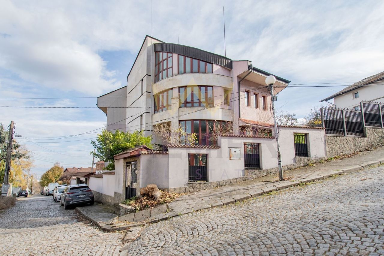 Продава се Къща в София, Бояна - 714 кв.м за 1961 €/кв.м - Снимка #3
