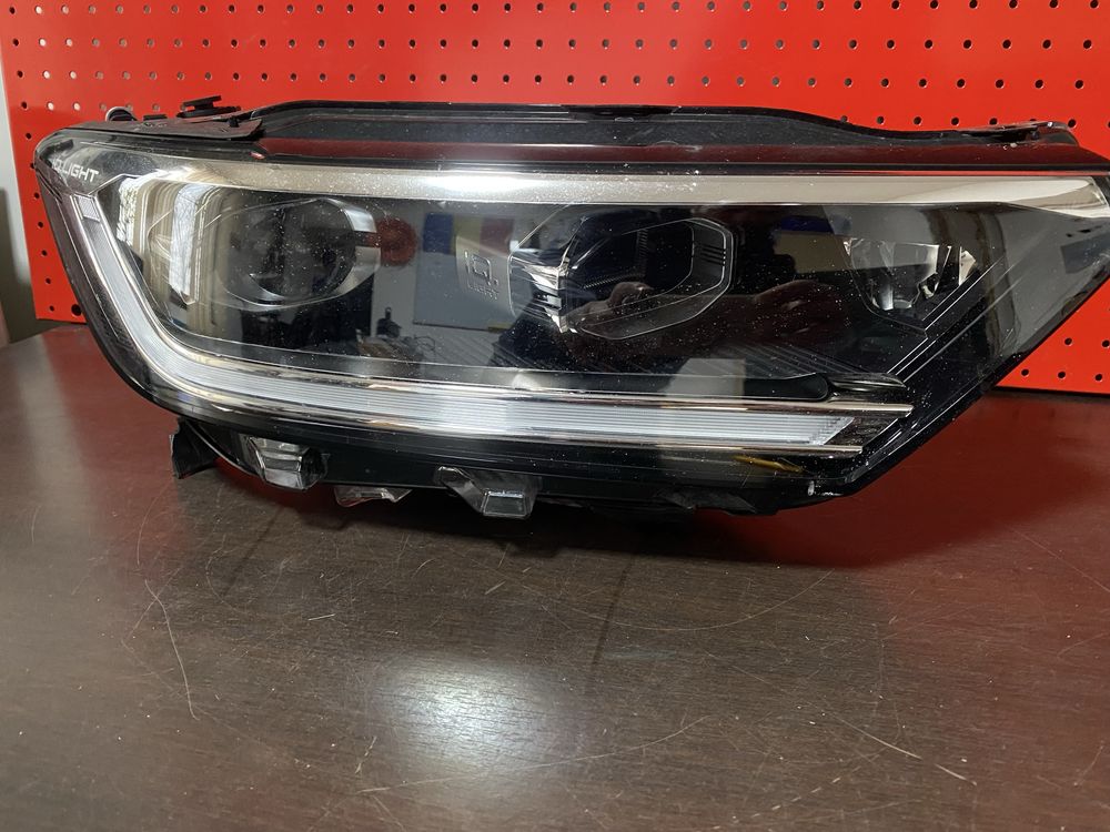 Far dreapta full led IQ Light Vw T-Roc facelift an de la 2022