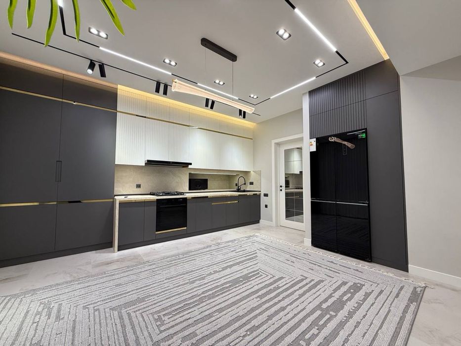 Ул, Тараса Шевченко! Сдается 4-х комнатная квартира в самом центре!