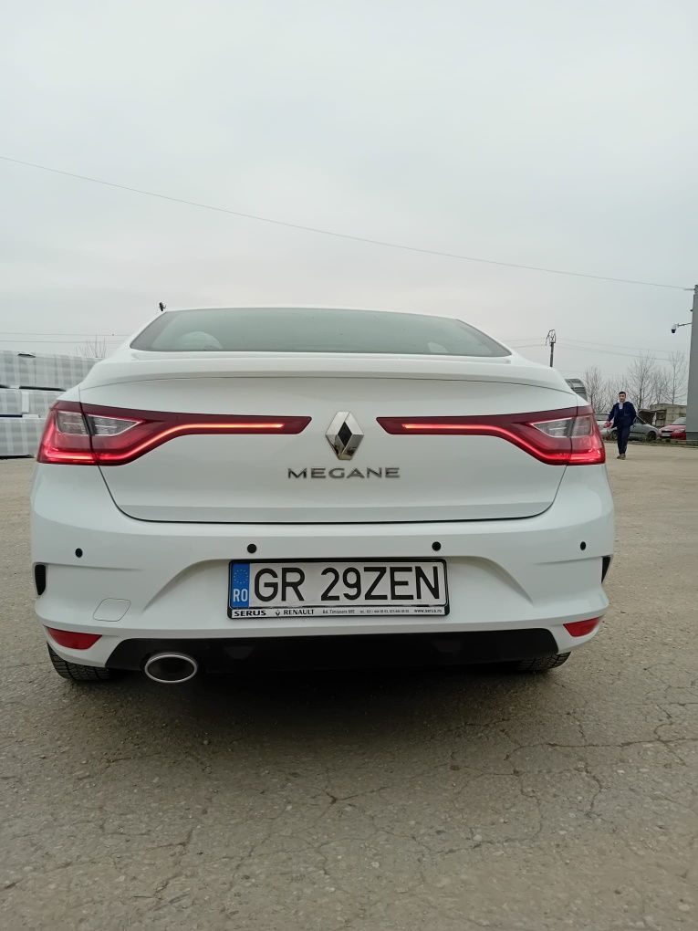 Vând Renault Megane sedan 4 , stare foarte bună .