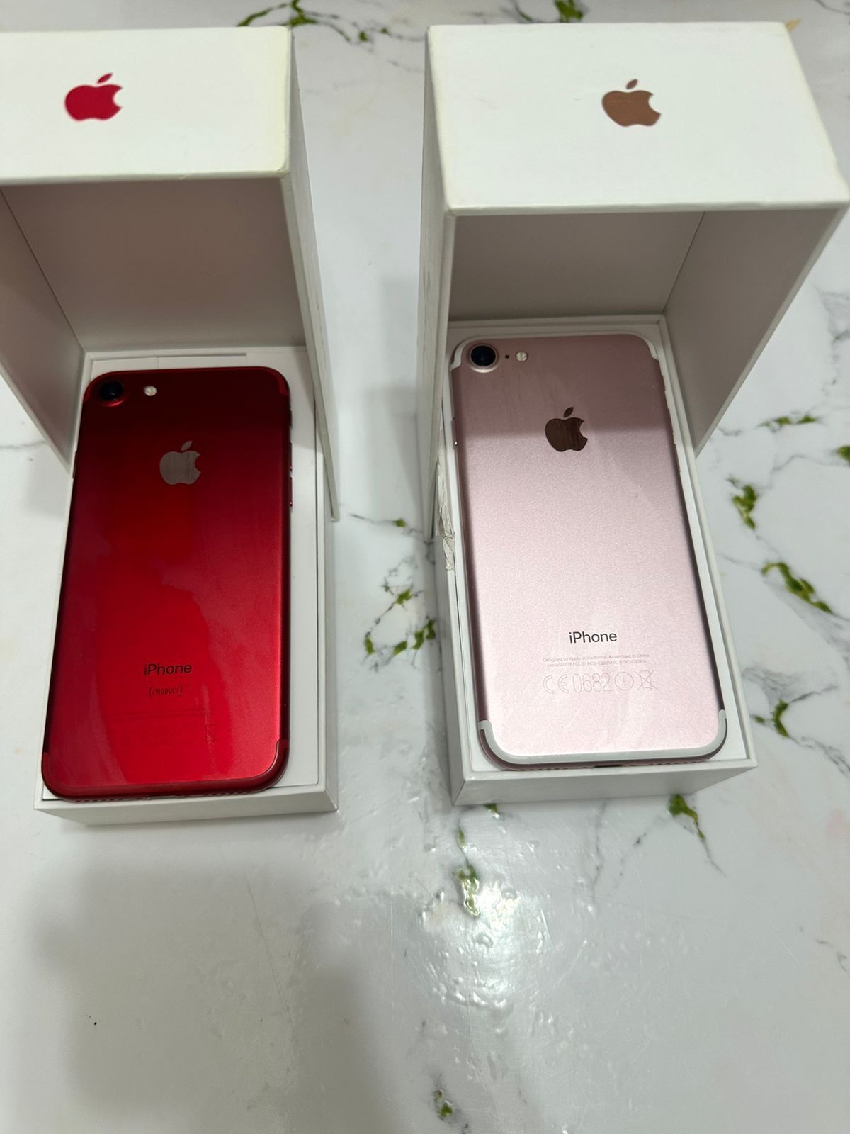 Iphone 7 красный 256гб 74% и 7 розовый 128гб 96%