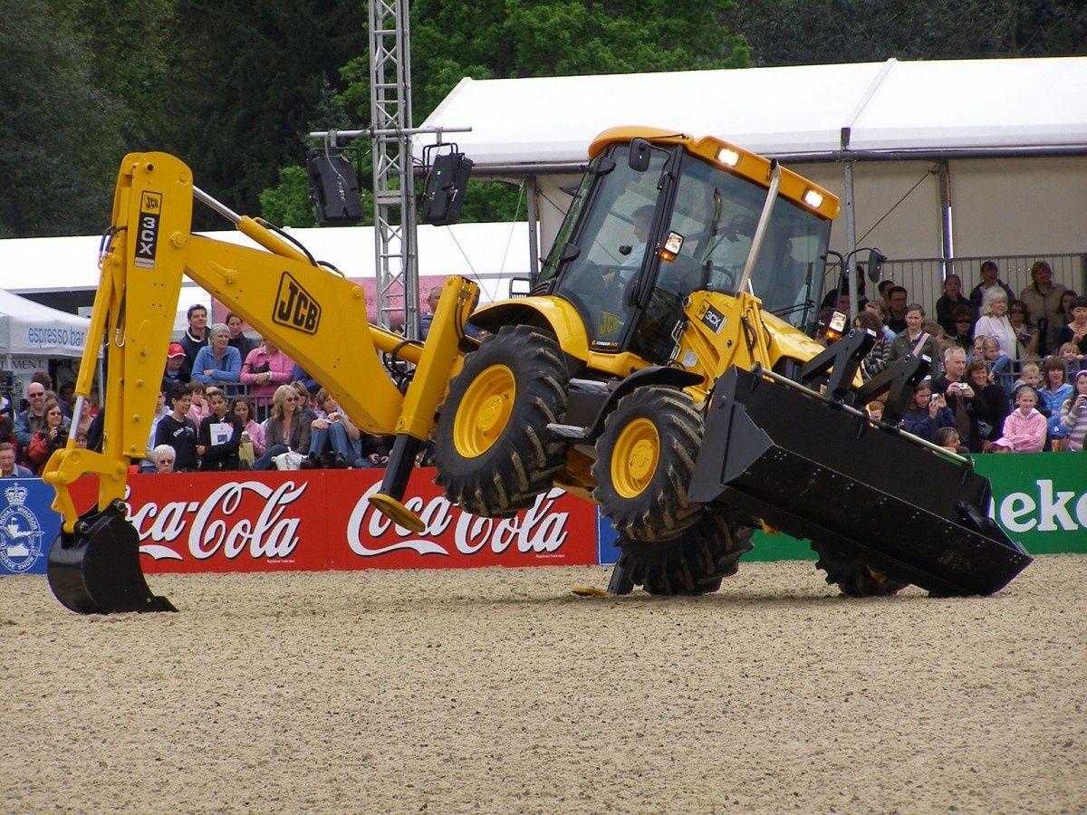 Услуги. Аренда. Эксковатор-Погрузчик-Гидромолот-ямобур на базе Jcb 3cx