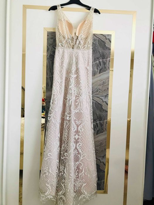 Бутикова луксозна бална/сватбена/булчинска рокля