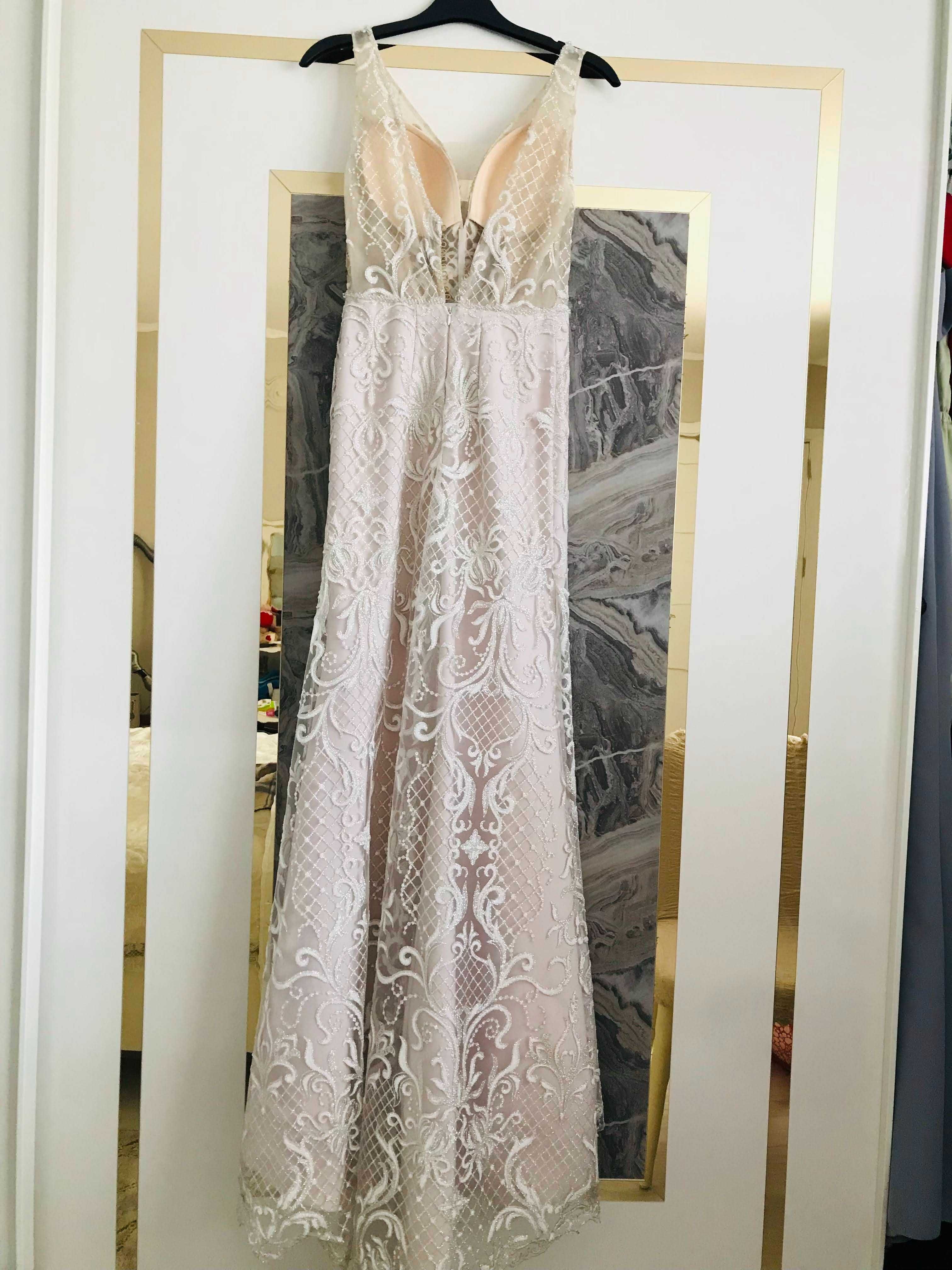 Бутикова луксозна бална/сватбена/булчинска рокля