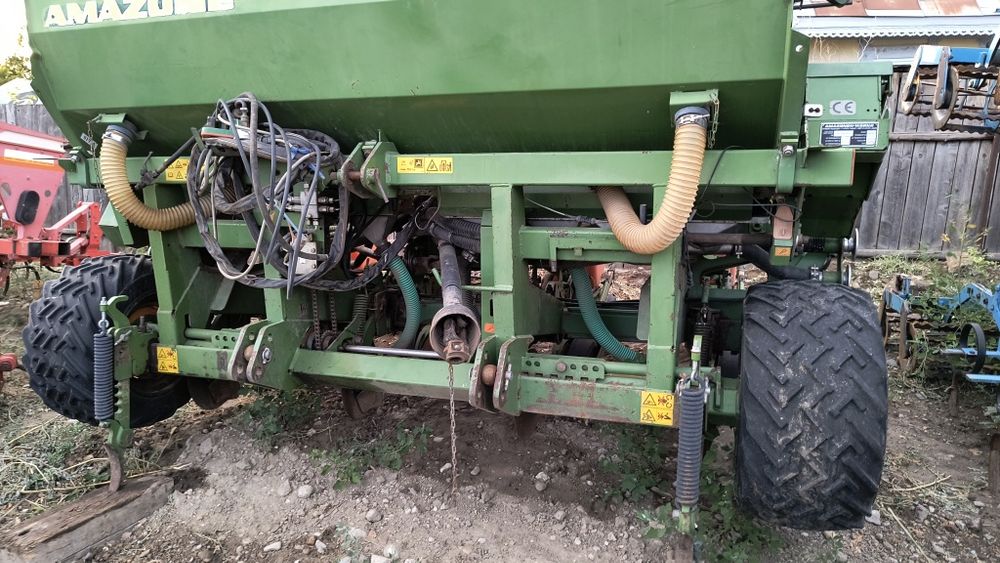 Semănatoare prășitoare Amazone 8r pliabilă