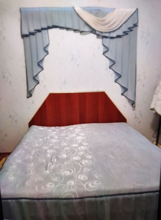 Комплект: покрывало на кровать  и шторы