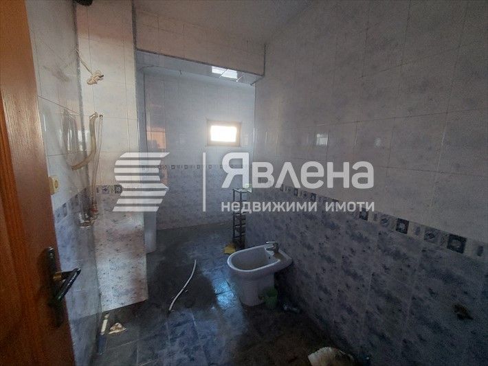 Продава се Тристаен апартамент в Свищов - 101 кв.м за 605 €/кв.м - Снимка #8