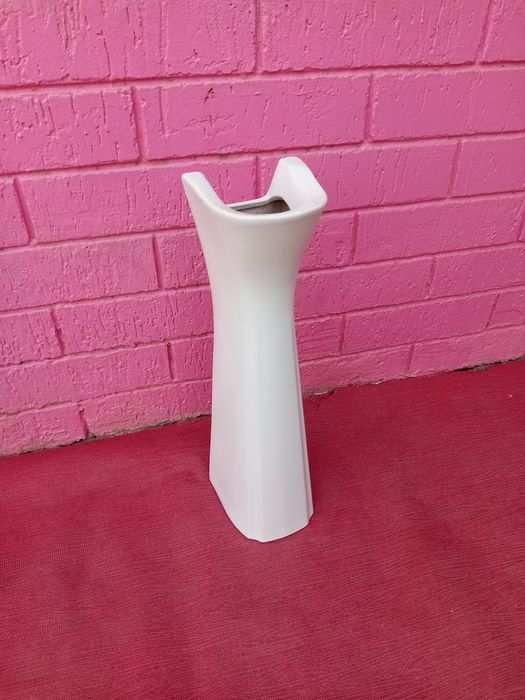 Продам . Стойка для раковины .