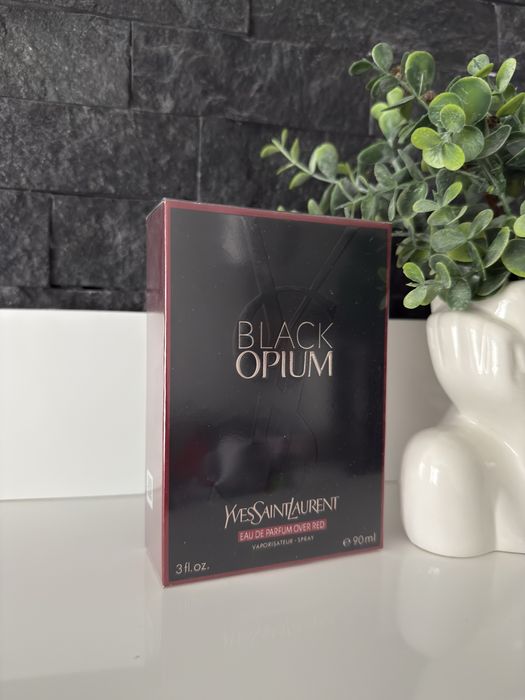 Yves Saint Laurent Black Opium Over Red