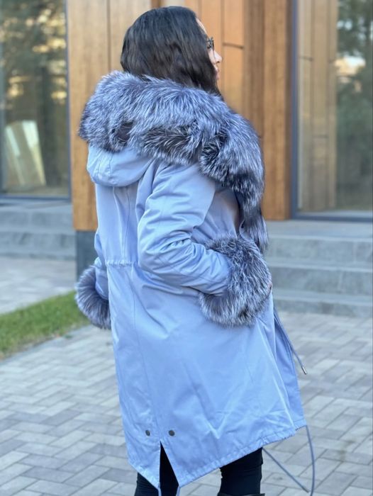 Продам парку новая