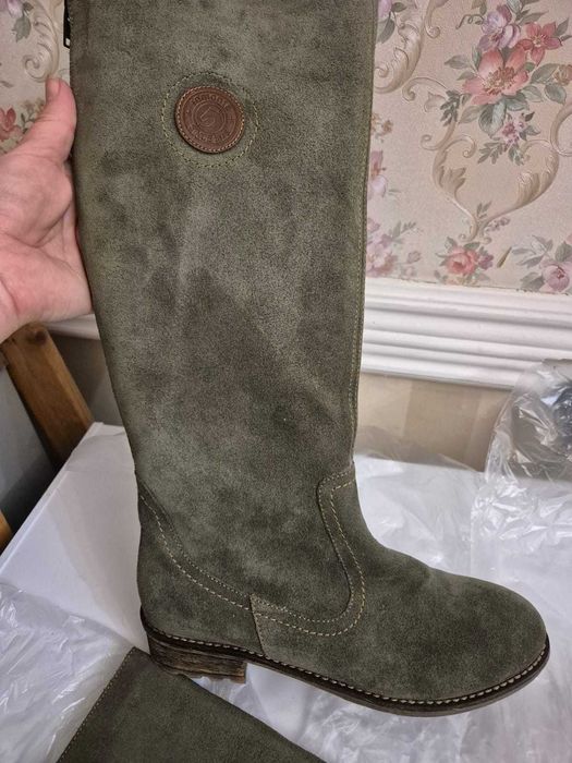 Продам зимние сапоги натуральная замша Германия