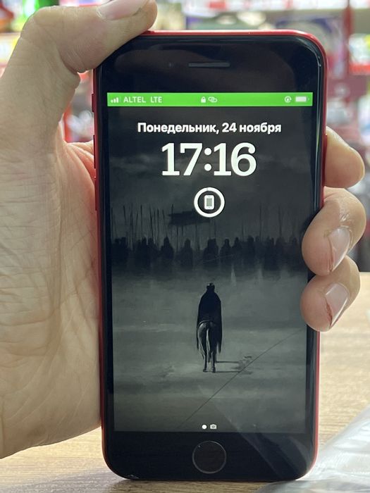 iP iPhone SE 2020 года отличном состоянии