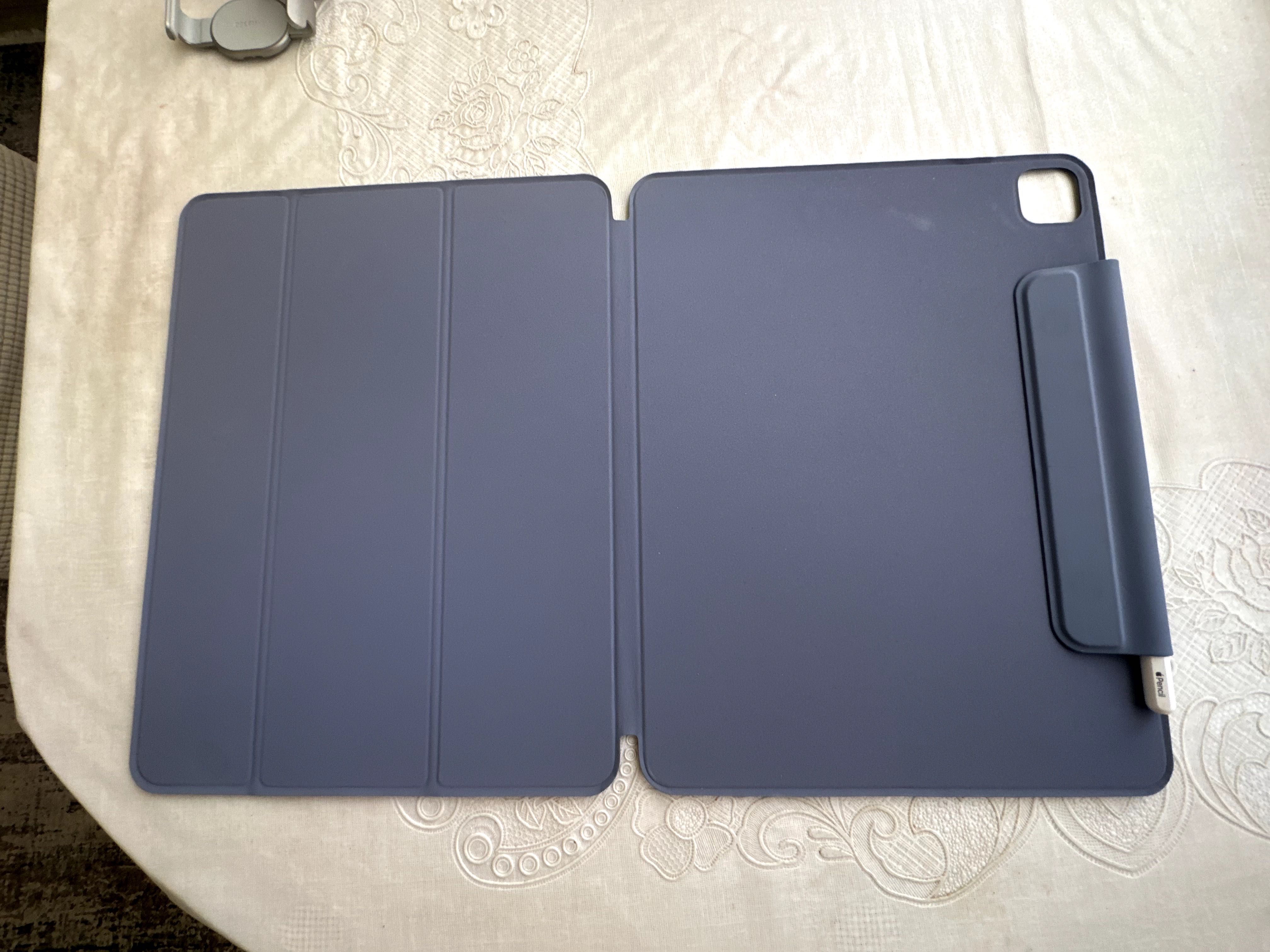 Магнитен калъф за iPad Pro 12.9 с държач за стилус
