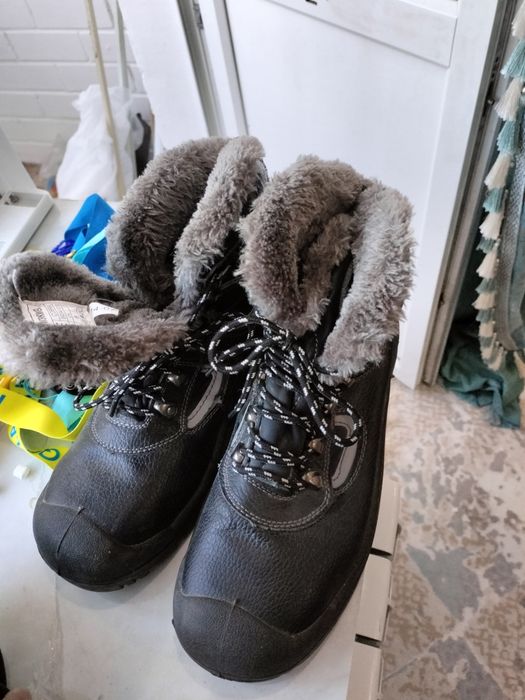 Продам зимние рабочие ботинки за 3000 тенге
