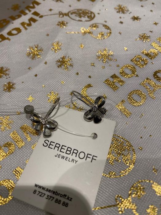 Продаются Серьги из серебра новые