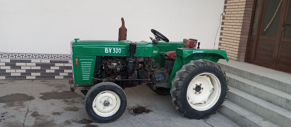 BY300 sotiladi yurib turgan tehnika
