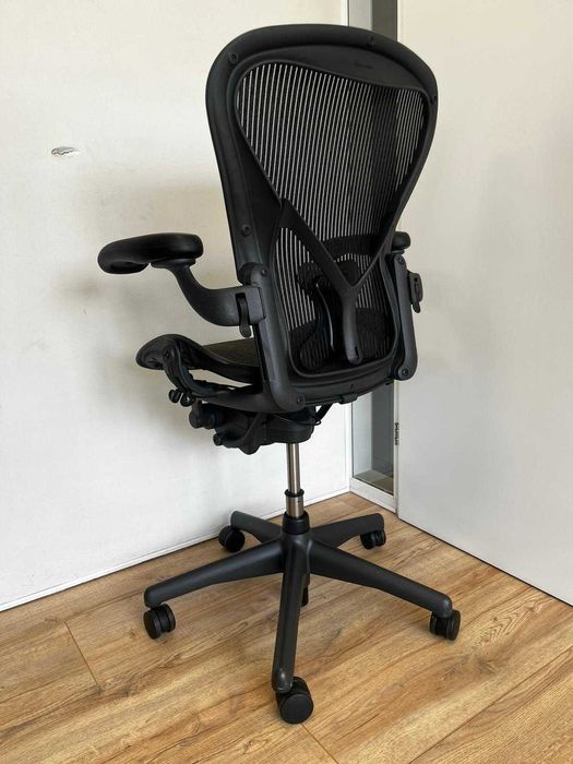 Refurbished Herman Miller Aeron Graphite Posturefit