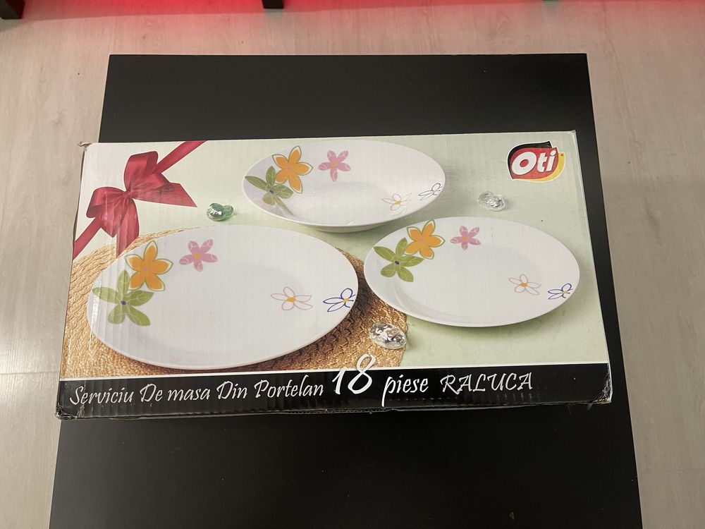 Serviciu de masa din portelan