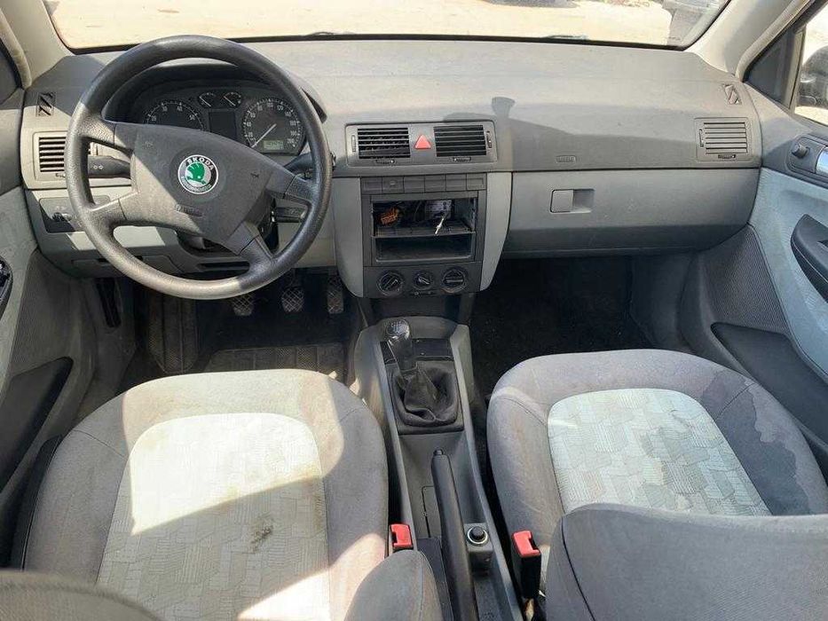 dezmembrez skoda fabia 2 break/faruri fabia 2/capota fabia 2/stopuri