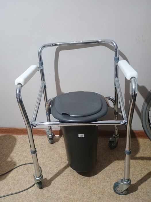 Продам биотуалет для неходячих людей