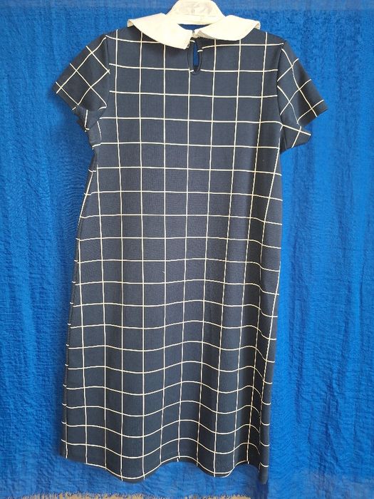 Rochie cu carouri 8-9 ani preț 30 lei