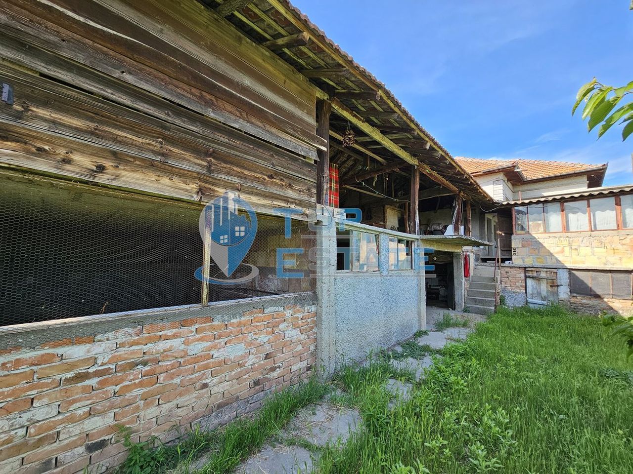 Продава се Къща в с. Джулюница, Област Русе - 150 кв.м за 120 €/кв.м - Снимка #4