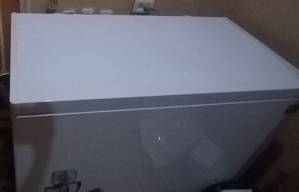 Продам морозильник