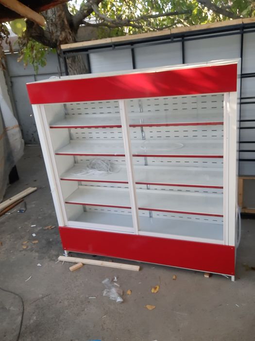 Витрина  холодильник на заказ