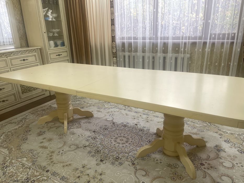 Стол продается срочно,торг