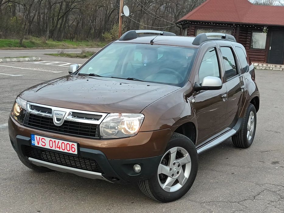 Dacia Duster Dacia Duster anul 2012 motor 1.5 diesel 4x4 la buton recent adus
