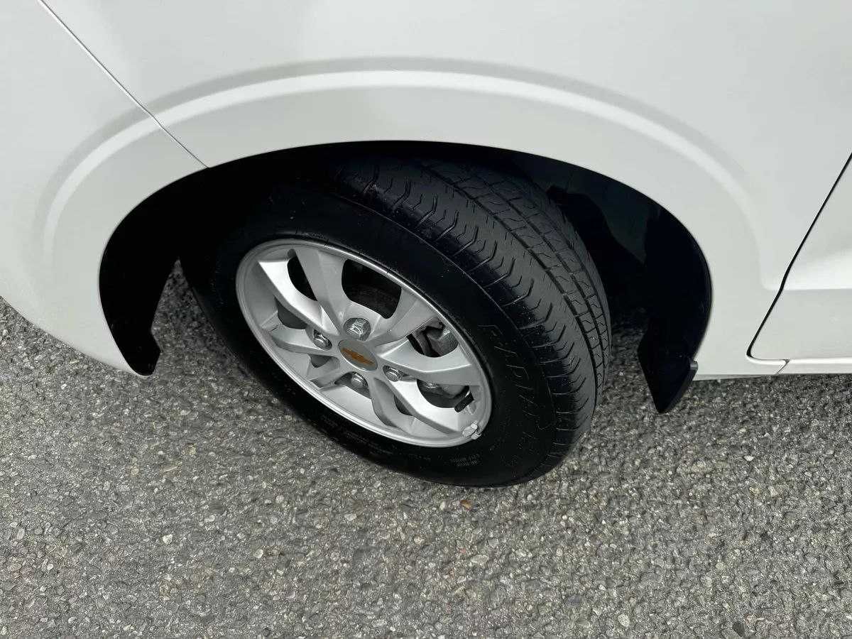 Минивэн 7 местный Wuling 2024 год выпуска первые руки  1