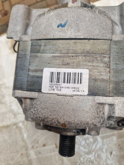 Vând motor,pompă,rezistența și curea pentru mașină de spălat WHIRLPOOL