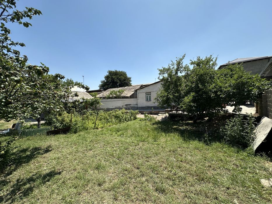 Hovli sotiladi 11 sotix