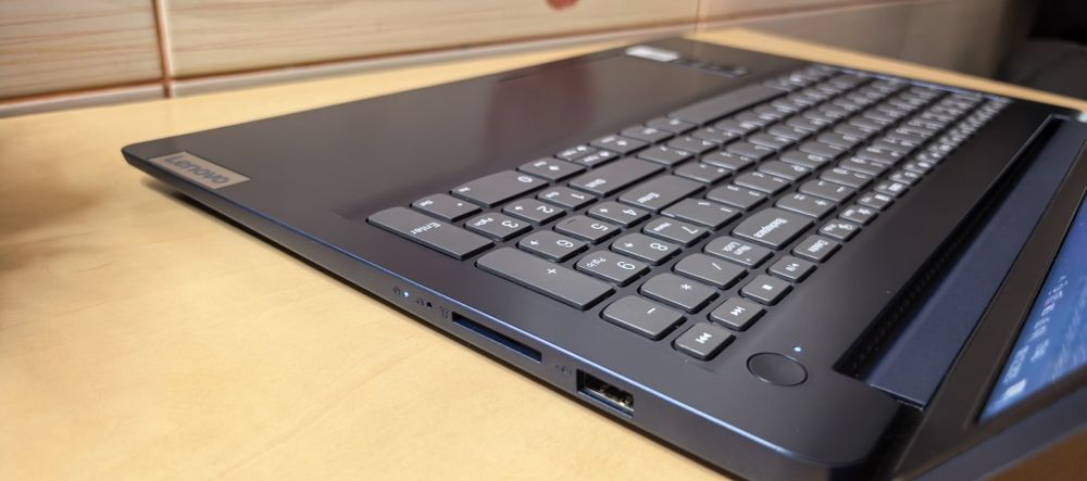 Laptop Lenovo Ideapad 1i_Ryzen 7 5600U_16GB DDR4_SSD 512GB_ca NOU