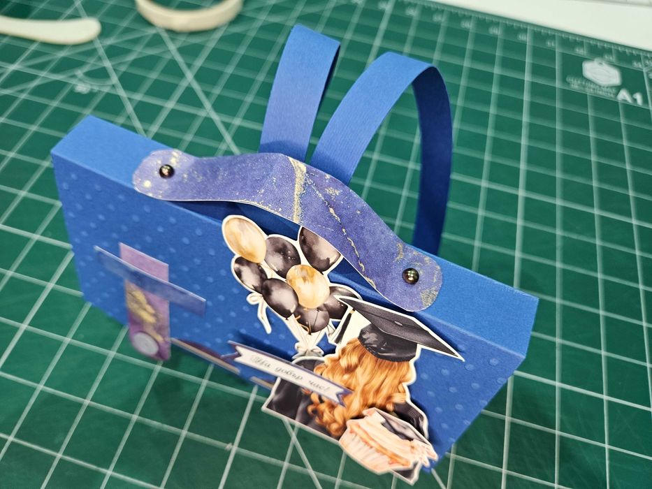 Картички за бал. Налични!