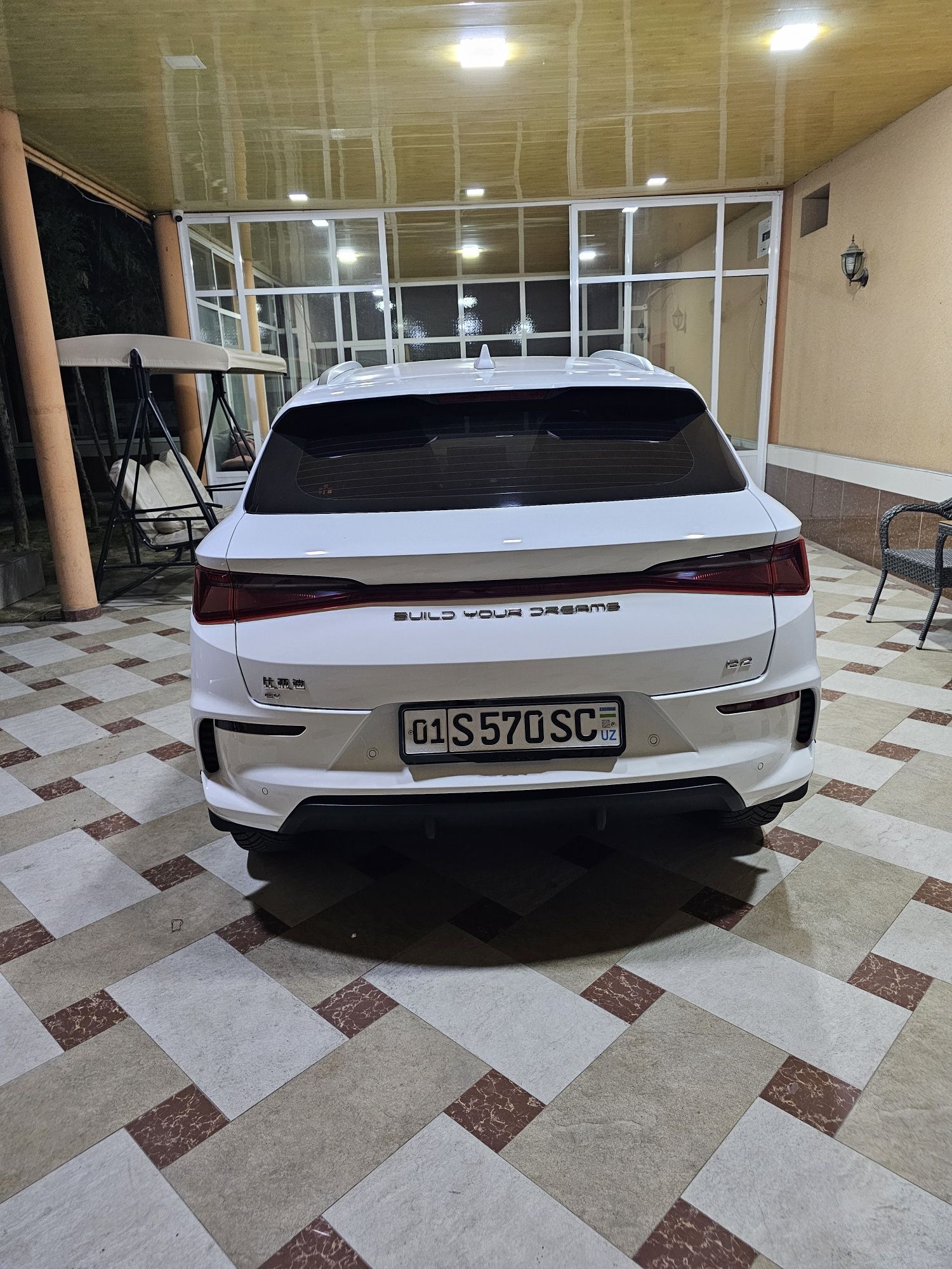 Byd e2 luxury 405 kilametr