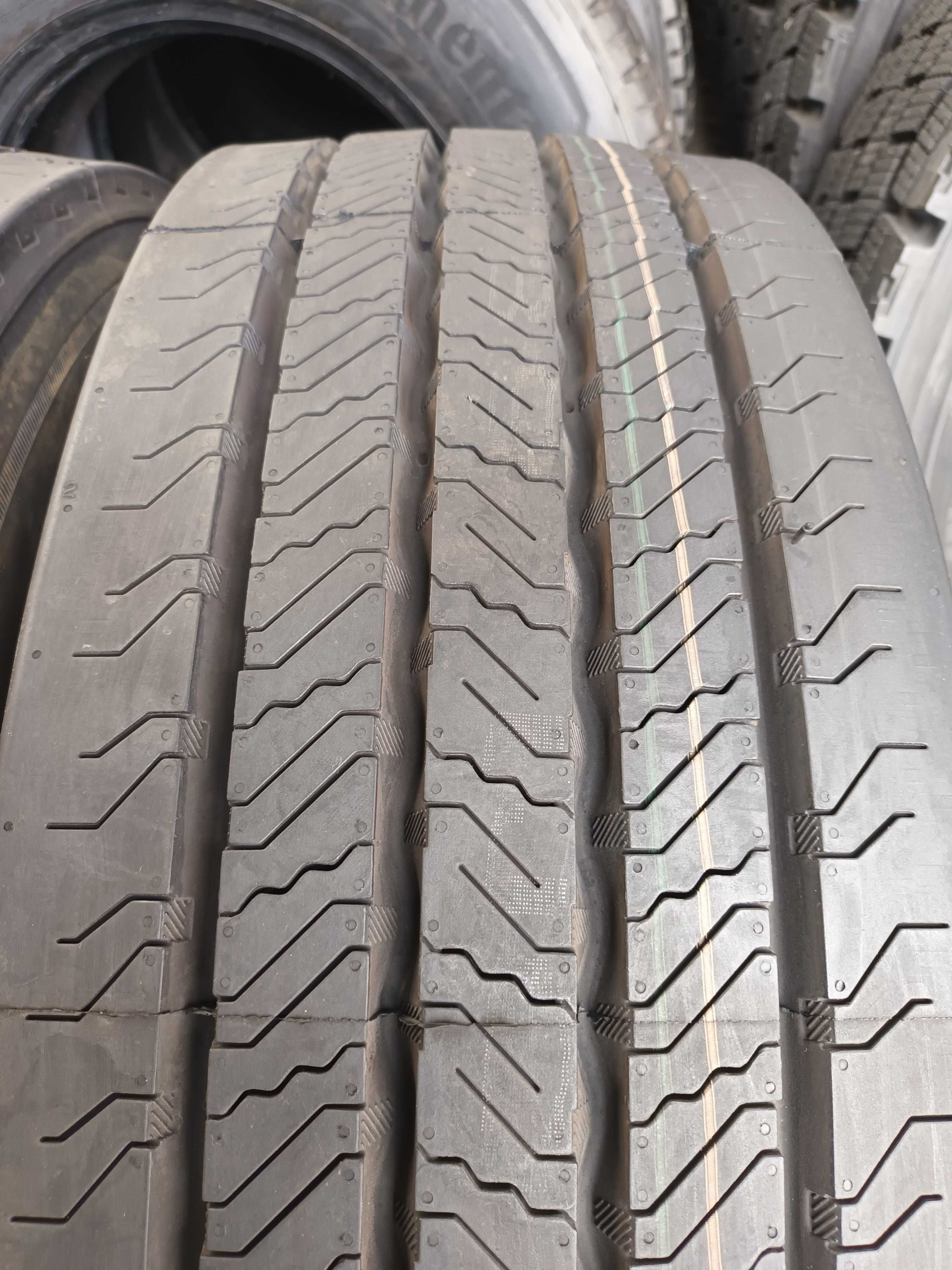 2 Нови гуми 285/70 R19.5 Continental ContiHybrid HS3 146/144M M+S 16PR