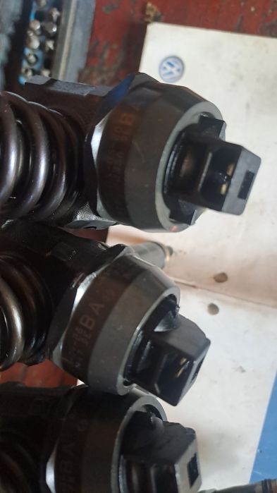 Vand injectoare 1.9 105 cp golf 5/pasat b6/Octavia/leon/touran/A3 etc