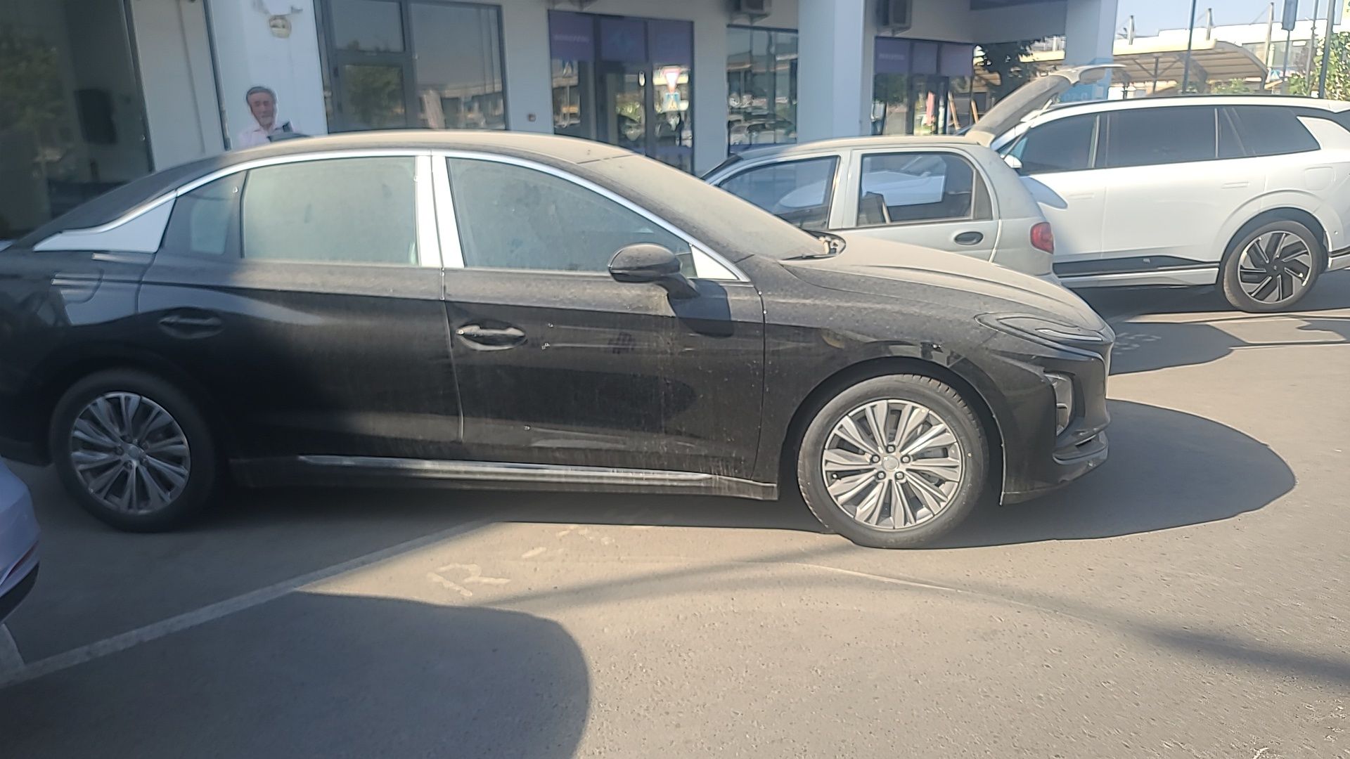 Hongqi eqm 5 ev 500 km 2025 год