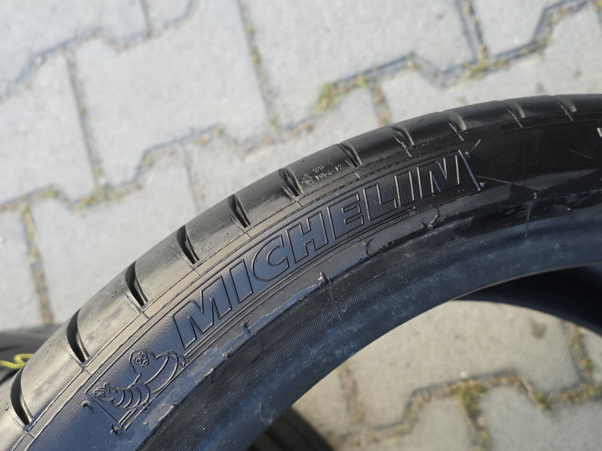 305 30 20 Michelin