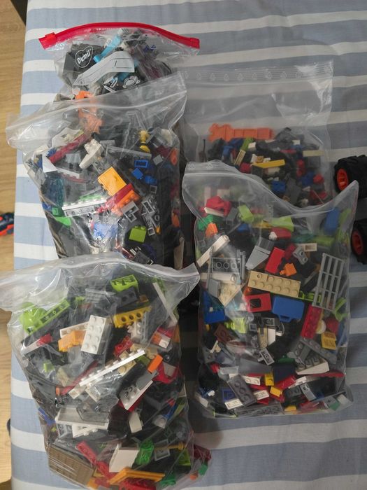 Piese tip lego, potrivite pt constructii